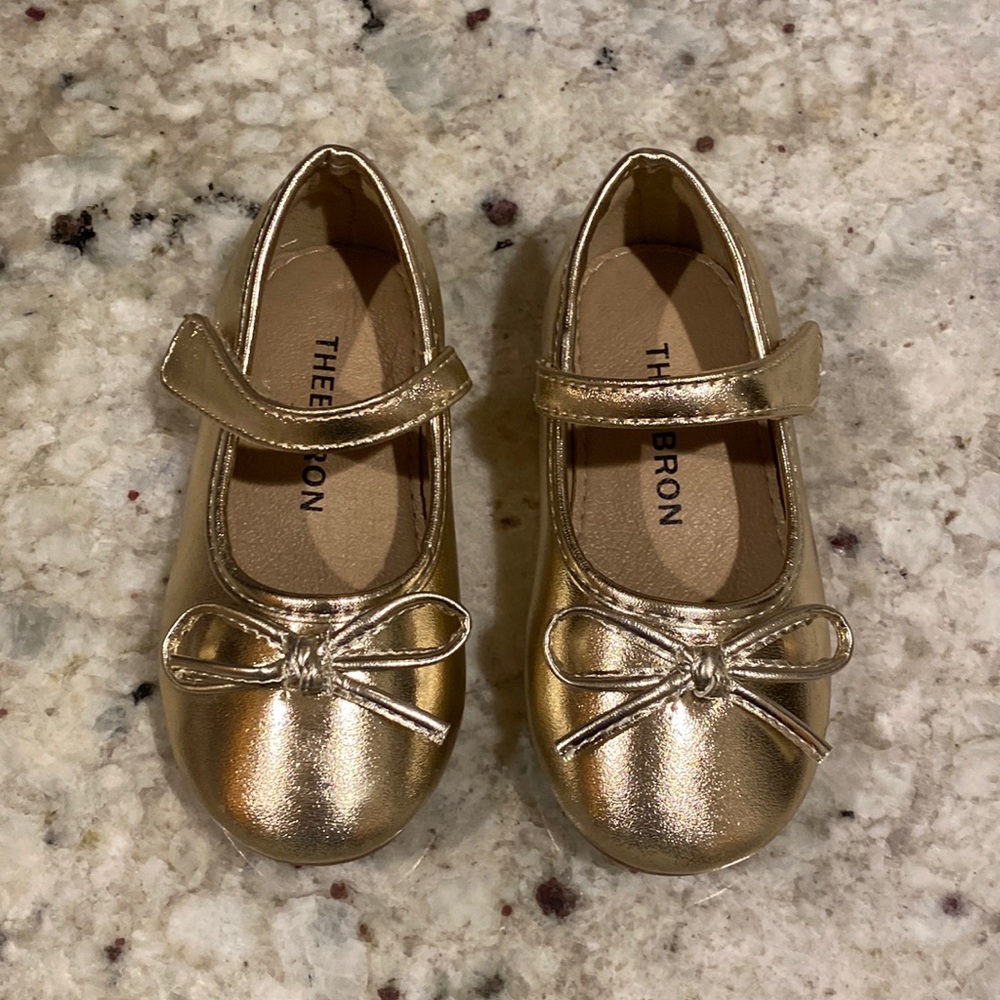 Gold shoes